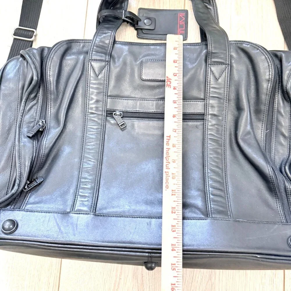 Tumi Unisex Adult Duffle Weekender Bag Black Leather Expandable 978D3 RARE